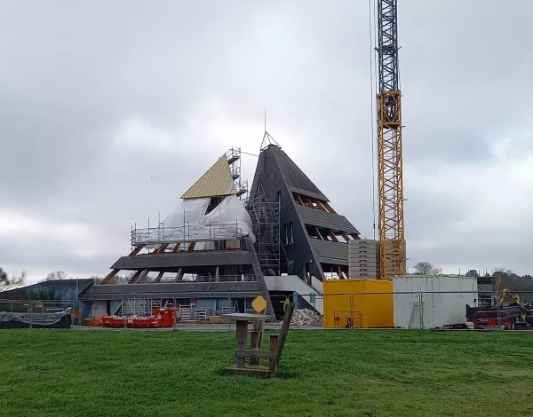 Bâtiment La Pyramide à Angers en travaux